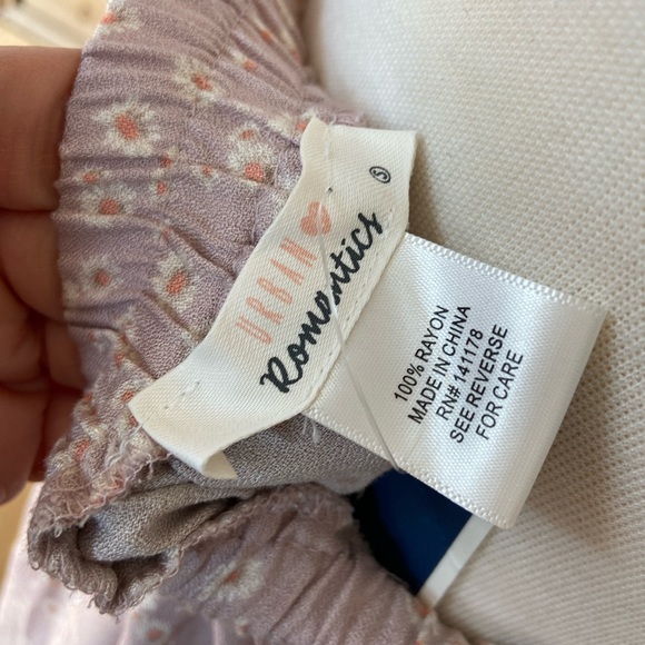 Flirty & Fun wrap skirt. - Picture 6 of 6